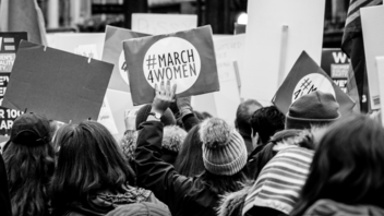 62274f882b4e7e321a31f84a 8.Mart Web Photo